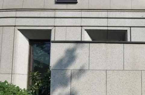 外墻涂料水包水有啥優(yōu)缺點(diǎn)？現(xiàn)在為什么基本沒(méi)人用了？